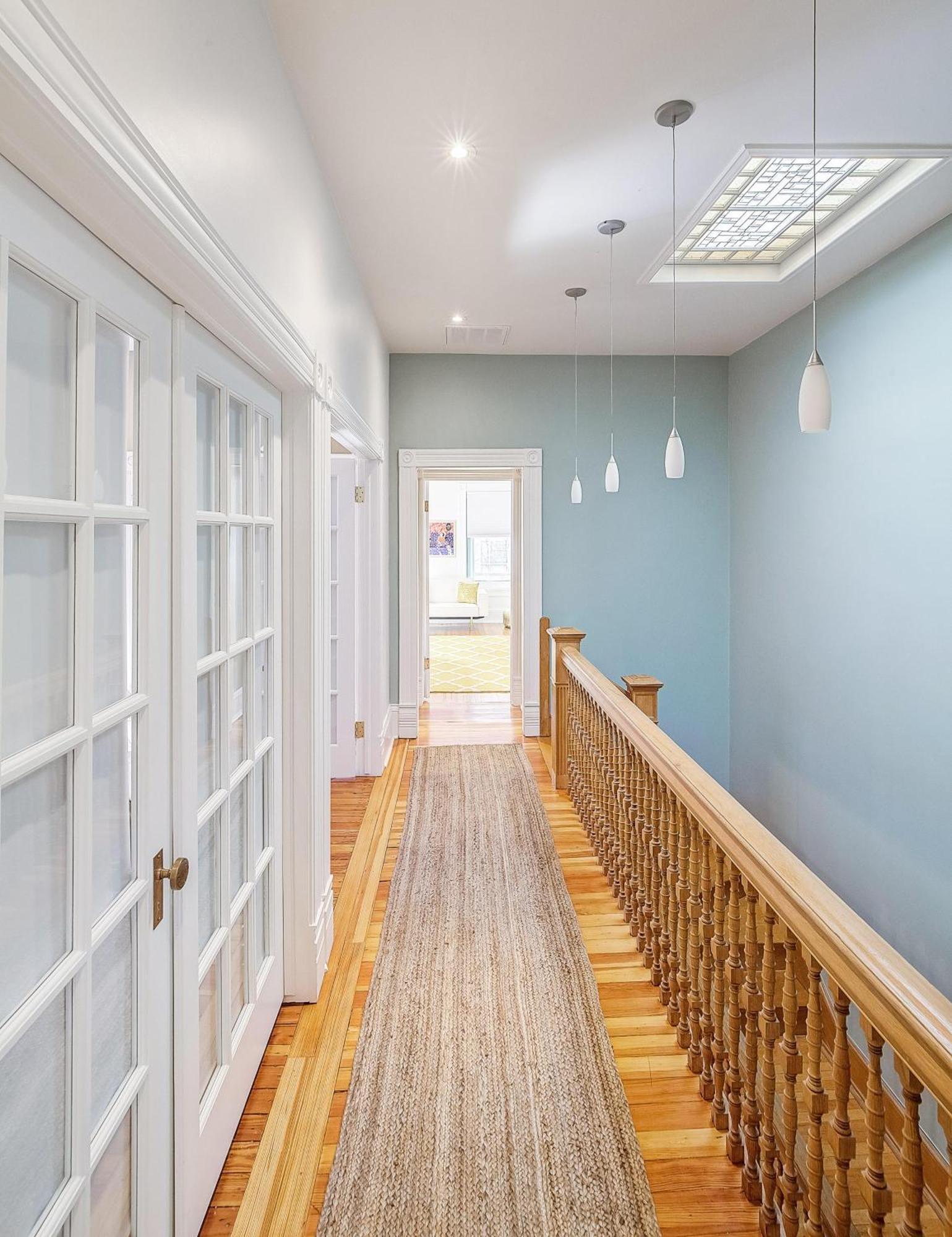 Stunning Historic - Dt Location! - Sleeps 8 Apartment *